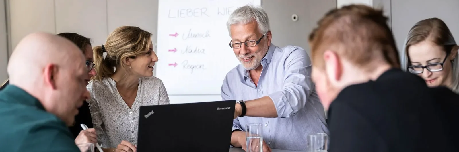 fullwidth bg seminarraum